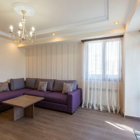 Umba Apartment N3 - Balcony And Mount Ararat View Jerevan Buitenkant foto